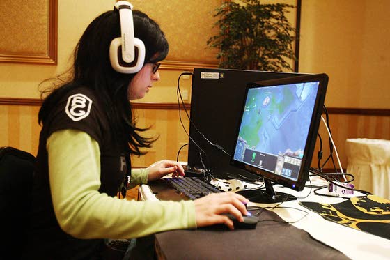 Computer gamers converge on A.C. for 'StarCraft' tourney